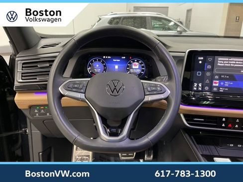 Used 2025 Volkswagen Atlas Cross Sport SEL R-Line image 15