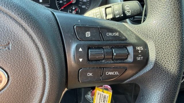 Used 2016 Kia Sorento LX AWD/4WD image 15