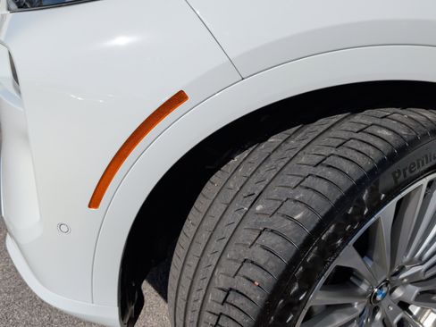 Certified 2025 BMW X7 xDrive40i w/ Premium Package image 12