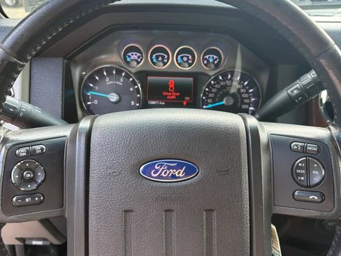 Used 2015 Ford F250 Lariat w/ Lariat Chrome Package AWD/4WD image 13
