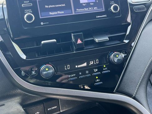 Used 2023 Toyota Camry SE image 29