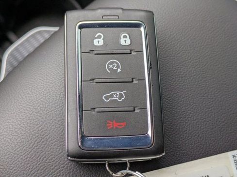 New 2025 Jeep Grand Cherokee Altitude image 26