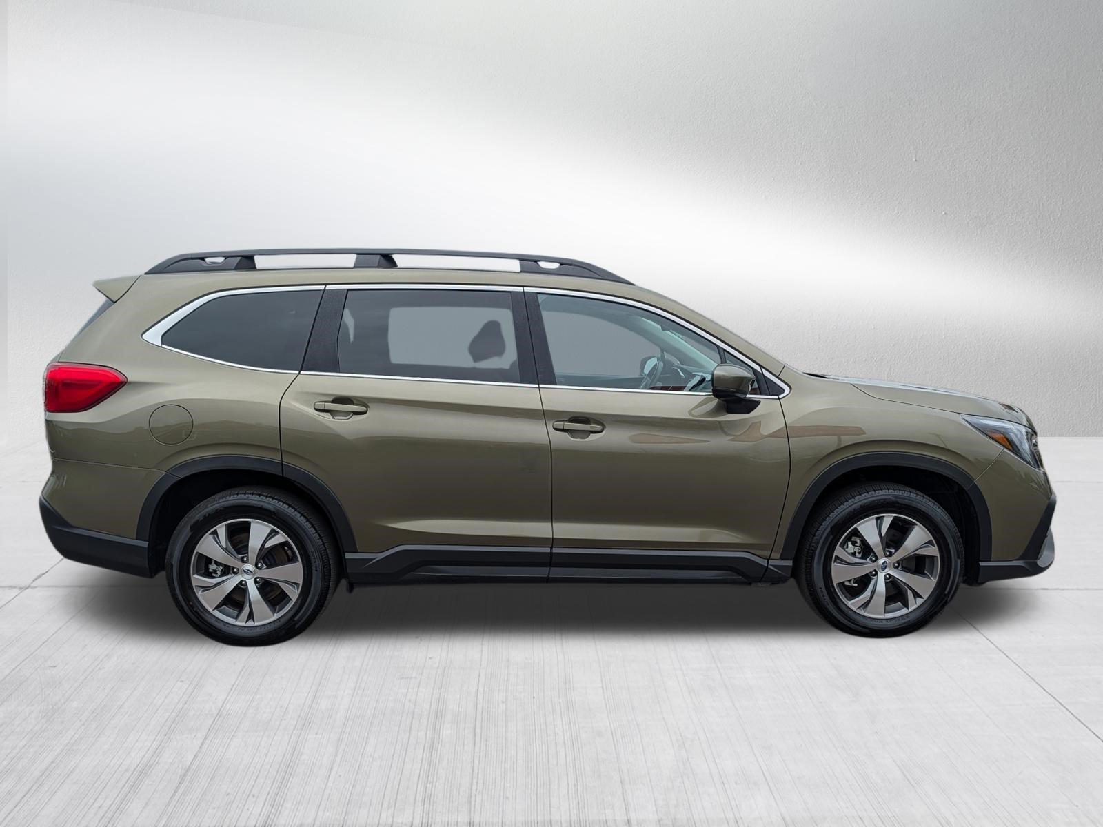 Used 2025 Subaru Ascent Premium AWD/4WD image 8