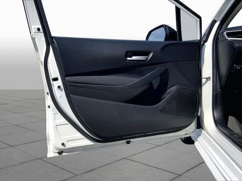 Used 2021 Toyota Corolla LE FWD image 21