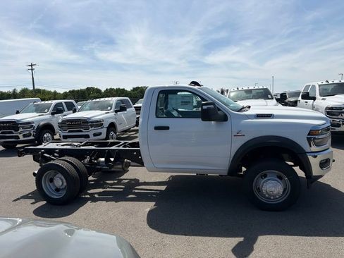New 2026 RAM 5500 Tradesman w/ Chrome Appearance Group AWD/4WD image 2