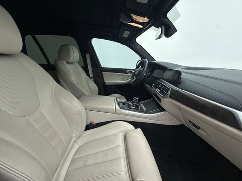 Used 2021 BMW X5 xDrive40i w/ M Sport Package image 14