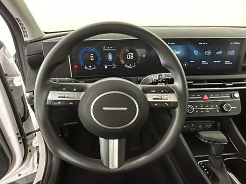 Used 2026 Hyundai Tucson SE FWD image 14