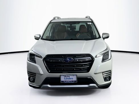 Used 2023 Subaru Forester Touring image 2