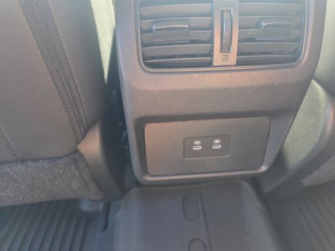 Used 2025 Nissan Rogue SL image 12