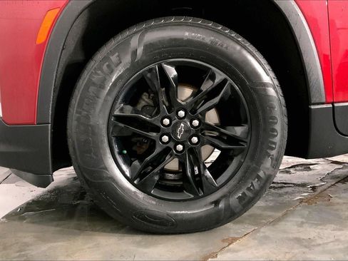 Used 2023 Chevrolet Traverse LT w/ Midnight/Sport Edition image 11