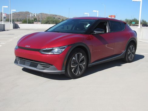 Used 2024 Kia EV6 Light image 1