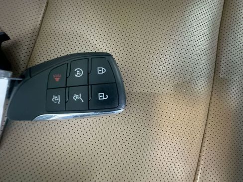 Used 2024 Chevrolet Suburban Premier RWD image 28