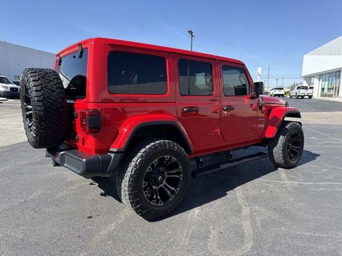 Used 2019 Jeep Wrangler Unlimited Sahara image 5
