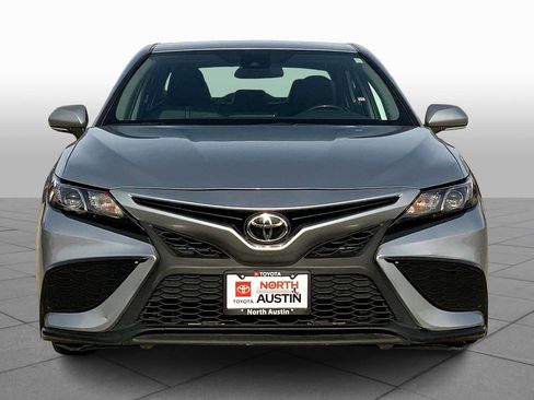 Used 2022 Toyota Camry SE FWD image 4