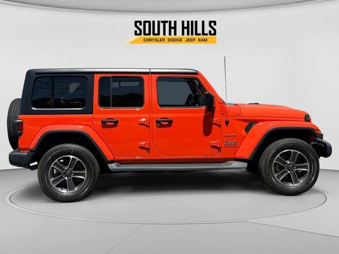 Used 2023 Jeep Wrangler Unlimited Sahara AWD/4WD image 6