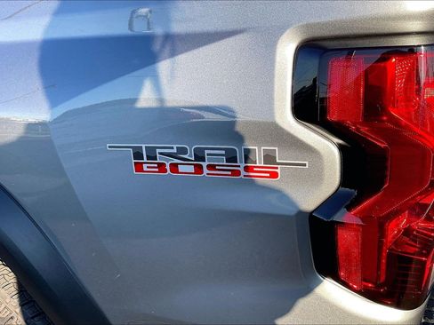 Used 2024 Chevrolet Colorado Trail Boss w/ Advanced Trailering Package image 8