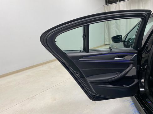 Used 2021 BMW M550i xDrive w/ Executive Package image 24