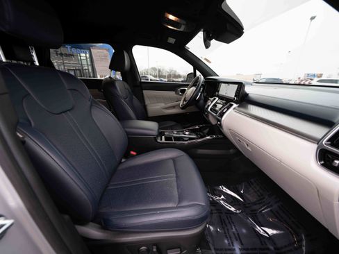 Used 2022 Kia Sorento SX Prestige image 27