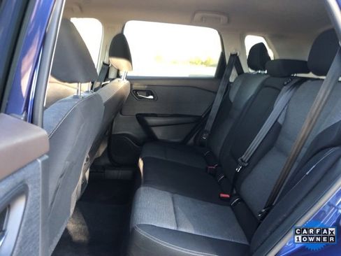 Used 2023 Nissan Rogue SV image 18