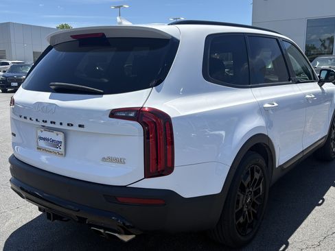 Used 2022 Kia Telluride SX w/ SX Prestige Package AWD/4WD image 10