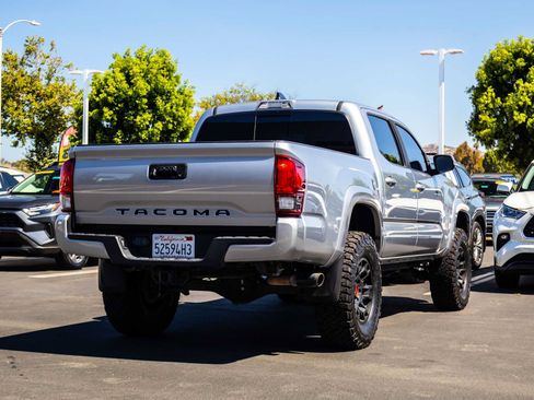 Used 2021 Toyota Tacoma SR5 w/ Technology Package AWD/4WD image 6