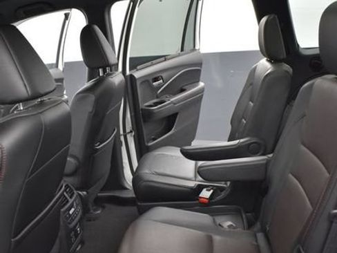 Used 2021 Honda Pilot Black Edition image 8