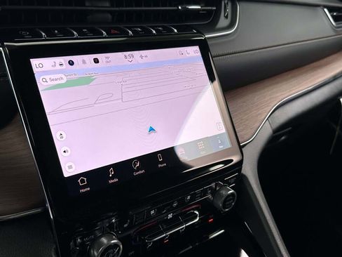 New 2025 Jeep Grand Cherokee Summit w/ Luxury Tech Group V image 28