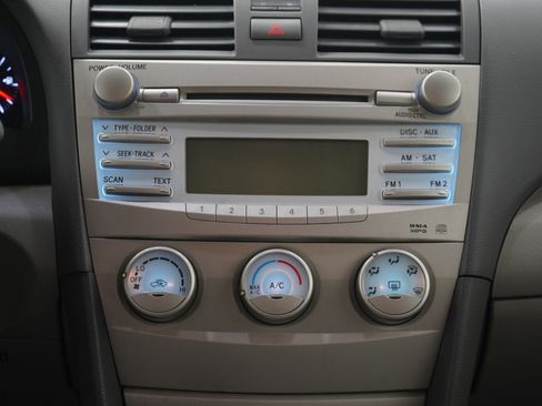 Used 2011 Toyota Camry LE w/ LE Extra-Value Pkg image 15