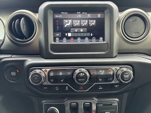 Used 2023 Jeep Wrangler Sport AWD/4WD image 17