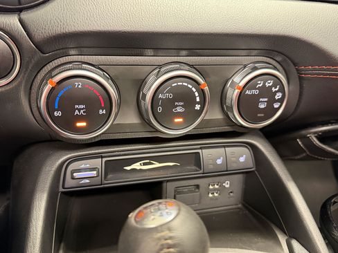Used 2023 MAZDA MX-5 Miata Grand Touring RWD image 19