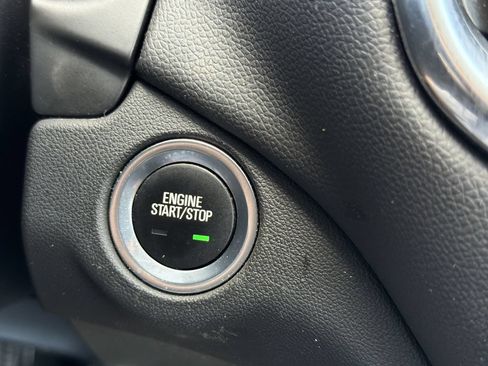 Used 2024 Chevrolet Equinox LT FWD image 9