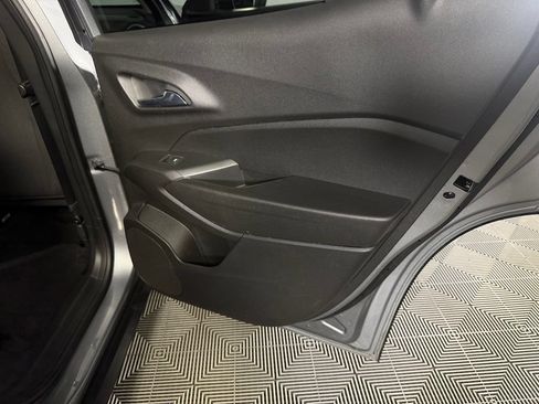 Used 2024 Chevrolet Trax LS w/ LS Convenience Package FWD image 26