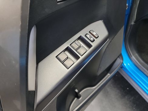 Used 2018 Toyota RAV4 XLE FWD image 14