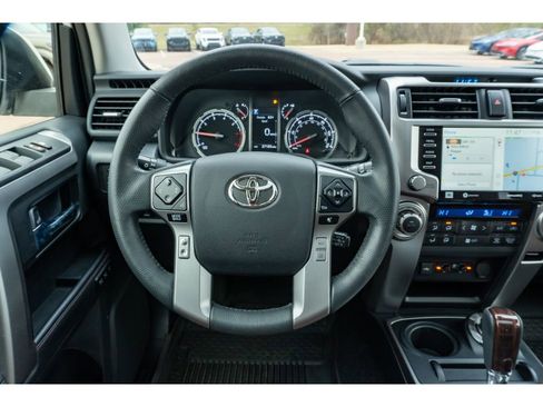 Used 2022 Toyota 4Runner Limited image 21
