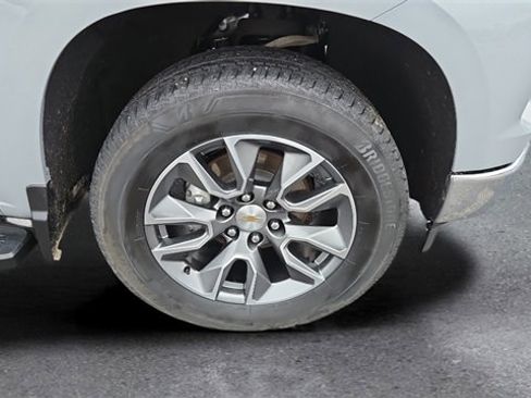 Used 2024 Chevrolet Silverado 1500 LT w/ Safety Package image 18