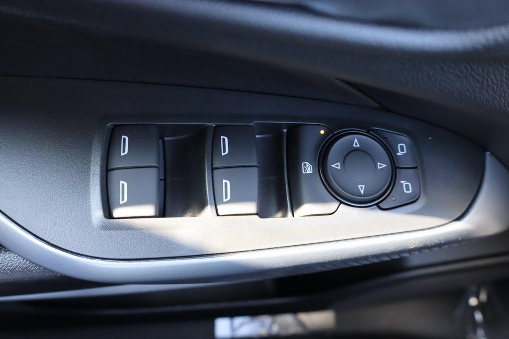 New 2026 Chevrolet Trax LS w/ LS Convenience Package FWD image 15