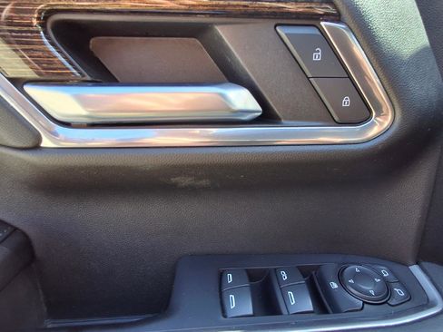 Used 2022 GMC Sierra 1500 Elevation image 13