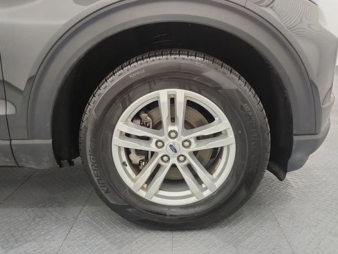 Used 2023 Ford Explorer XLT w/ Equipment Group 202A image 27