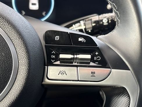 Used 2025 Hyundai Elantra Limited image 20