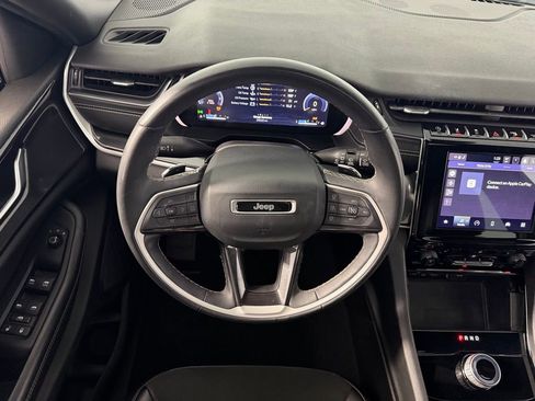 Certified 2023 Jeep Grand Cherokee Altitude image 12