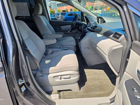Used 2016 Honda Odyssey SE image 42