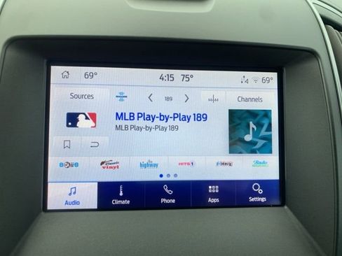 Used 2020 Ford Edge SE image 14