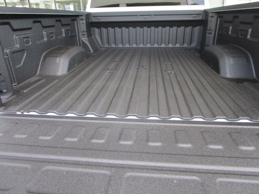 New 2026 GMC Sierra 2500 Pro AWD/4WD image 16