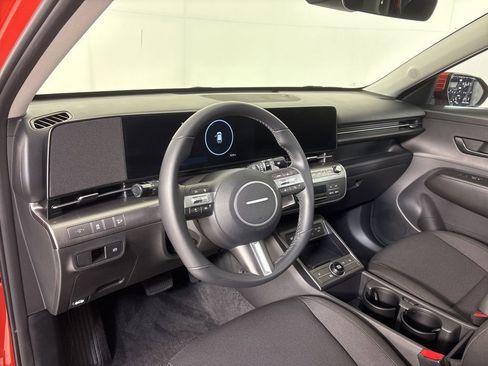 Certified 2025 Hyundai Kona SEL FWD image 17