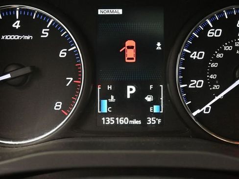 Used 2016 Mitsubishi Outlander SEL image 25