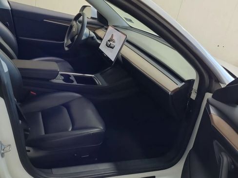Used 2022 Tesla Model 3 Long Range AWD/4WD image 5