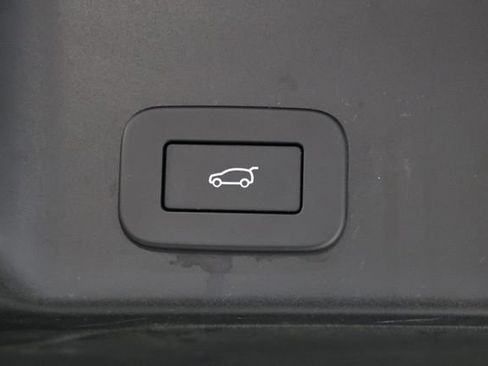 Used 2024 Land Rover Range Rover Evoque Dynamic SE AWD/4WD image 35