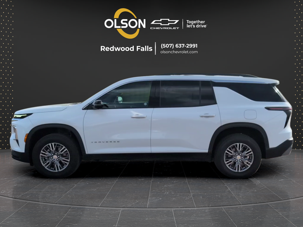 Used 2026 Chevrolet Traverse LT w/ Driver Confidence Package AWD/4WD image 2