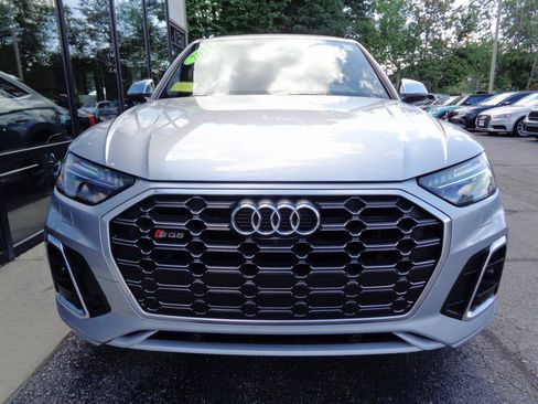 Used 2023 Audi SQ5 Prestige w/ Prestige Package AWD/4WD image 2