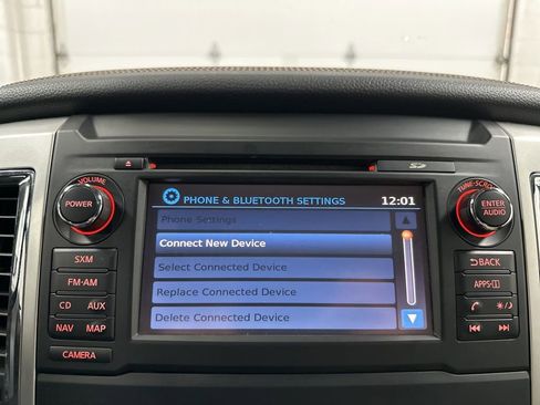 Used 2016 Nissan Titan SL image 29